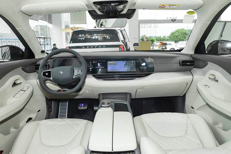 ARCFOX αS6 - interior