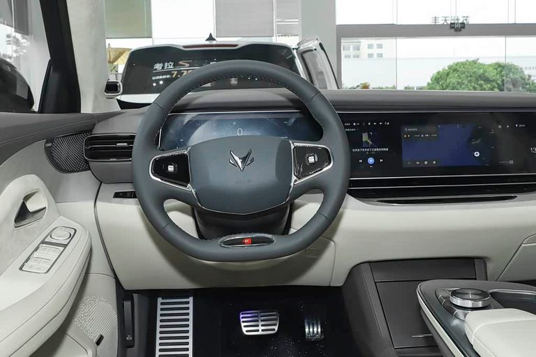 ARCFOX αS6 - interior