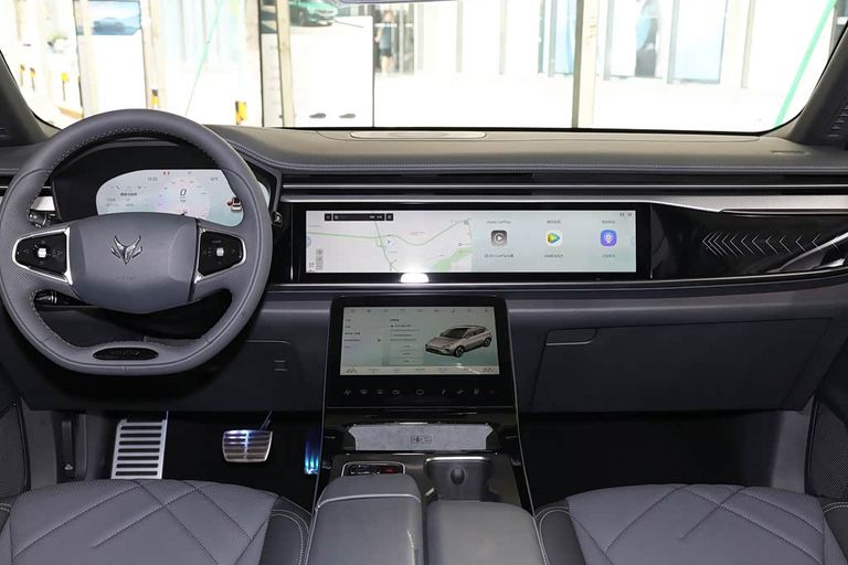 ARCFOX αT - interior