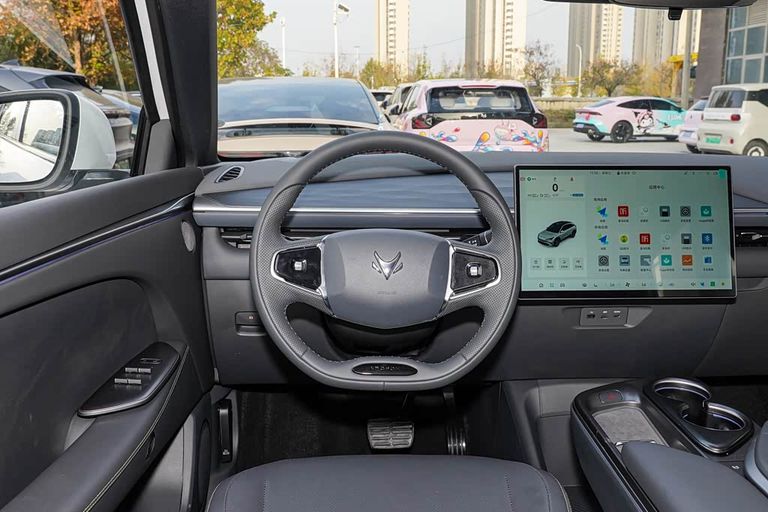 ARCFOX αT5 - interior