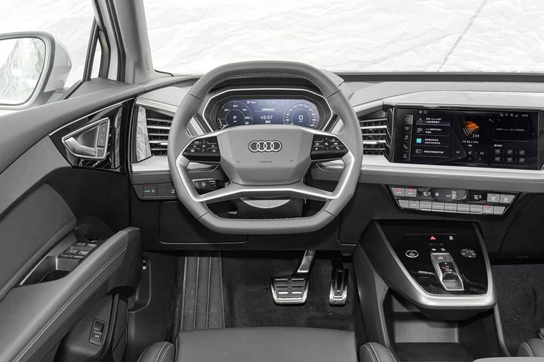 Audi Q4 e-tron - interior