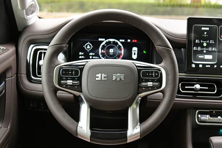 Beijing BJ60 - interior