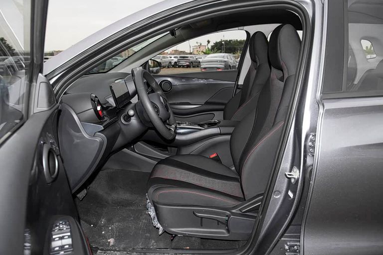 BYD e2 - interior
