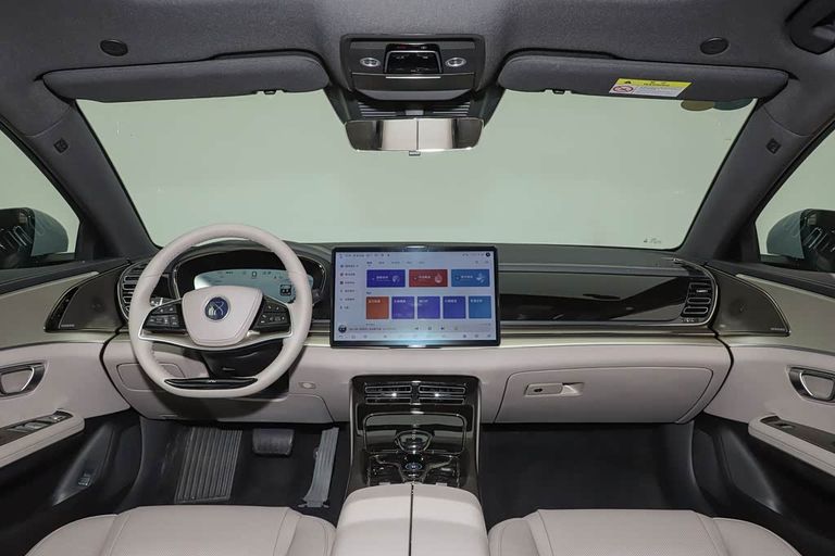 BYD Han - interior