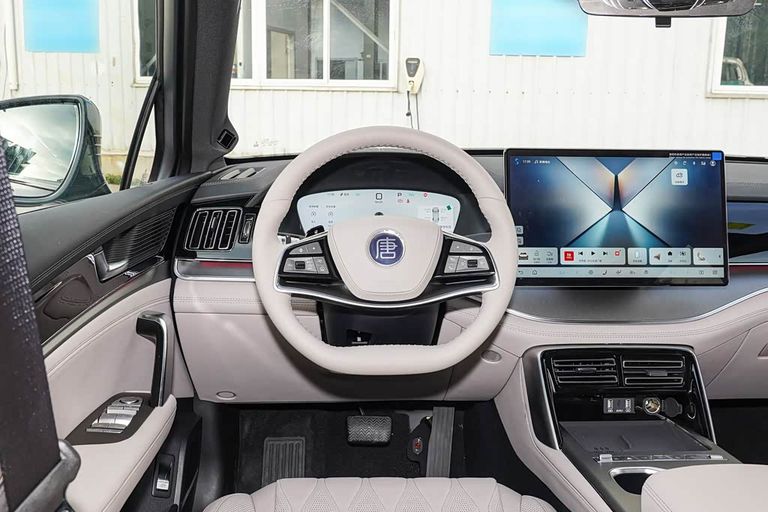 BYD Tang - interior
