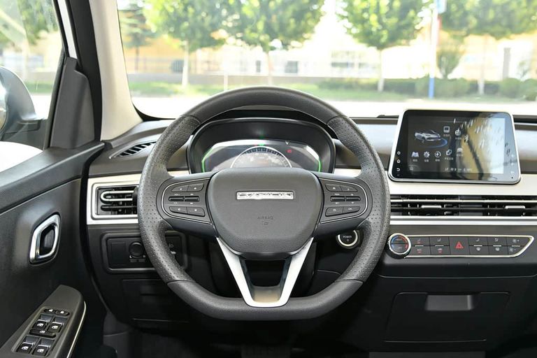 Dayun Yuehu S1 - interior