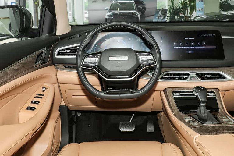 DFSK Fengon 600 - interior