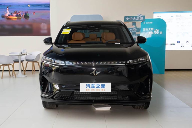 Dongfeng eπ008 - exterior