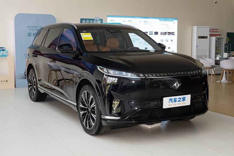 Dongfeng eπ008 - exterior