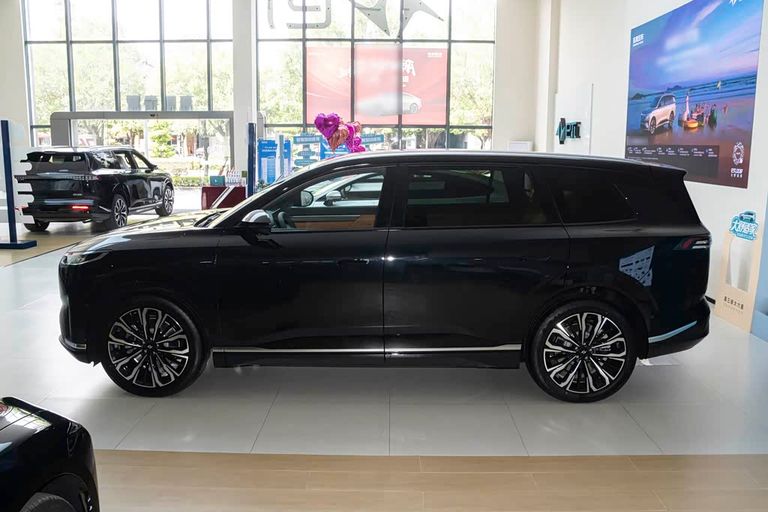 Dongfeng eπ008 - exterior