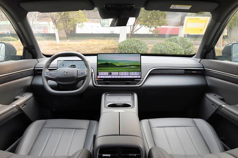 Dongfeng eπ008 - interior