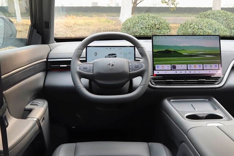 Dongfeng eπ008 - interior