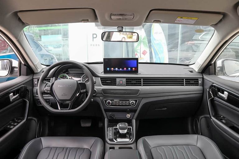 Forthing S60 - interior