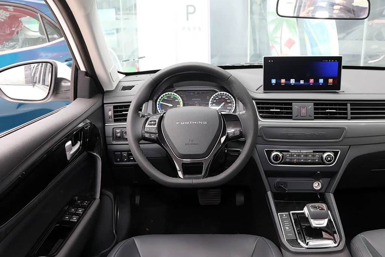 Forthing S60 - interior