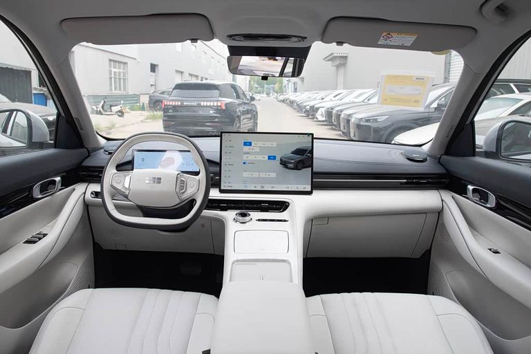 Geely Galaxy E5 - interior