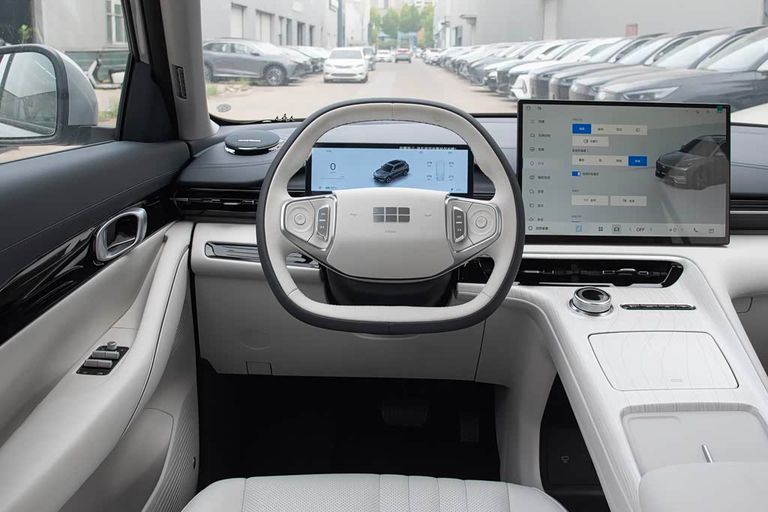 Geely Galaxy E5 - interior