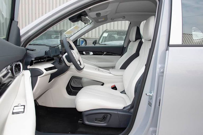 Geely Galaxy E5 - interior