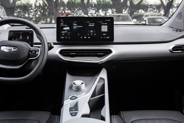 Geely Geometry C - interior