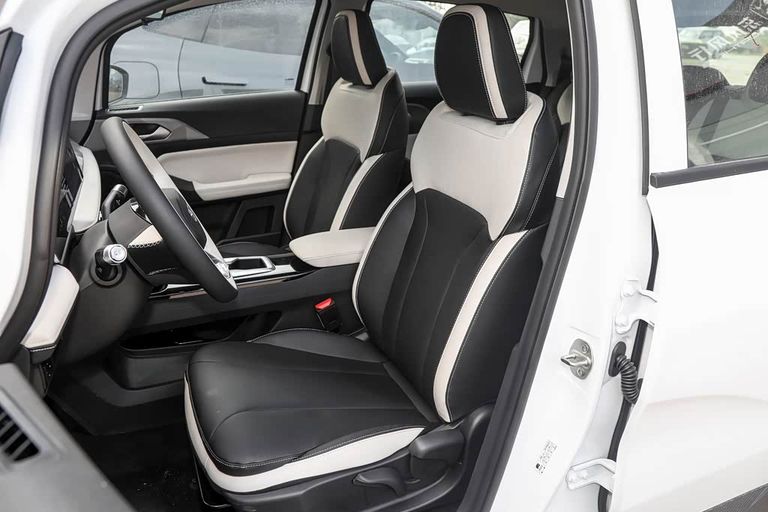Geely Geometry E - interior