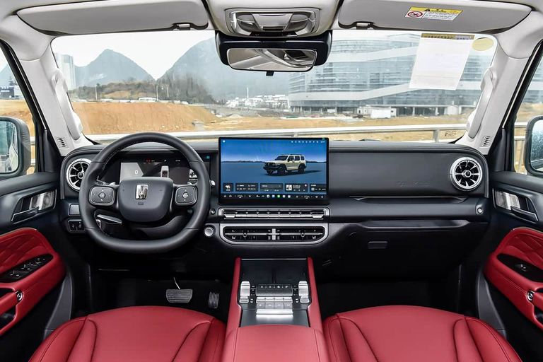 GWM Tank 300 - interior