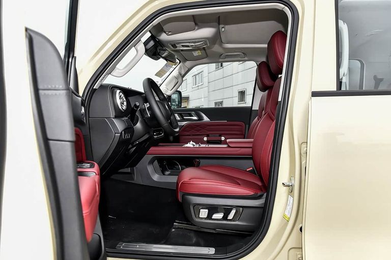 GWM Tank 300 - interior