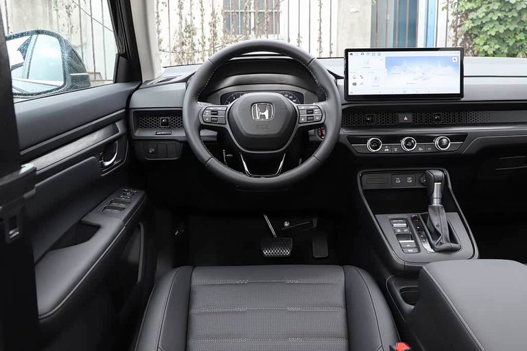 Honda CR-V - interior