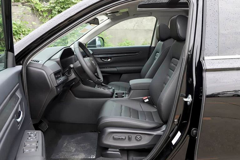 Honda CR-V - interior