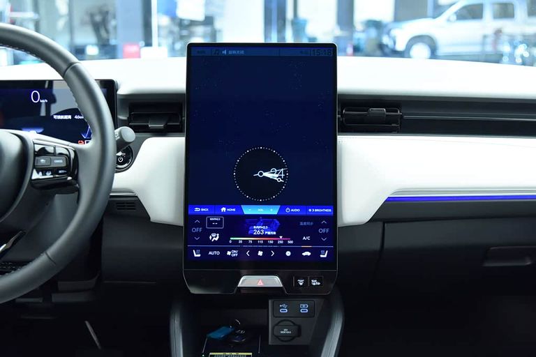 Honda e:NS1 - interior