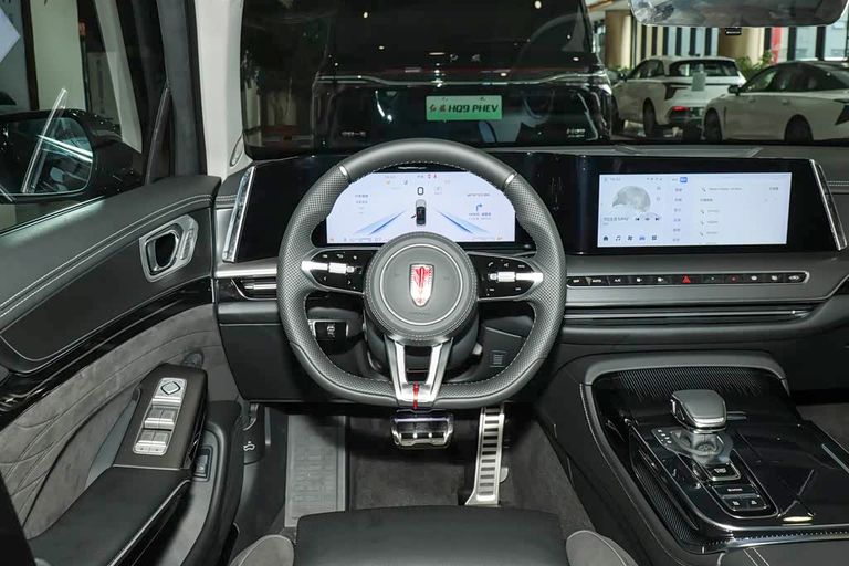 Hongqi H9 - interior