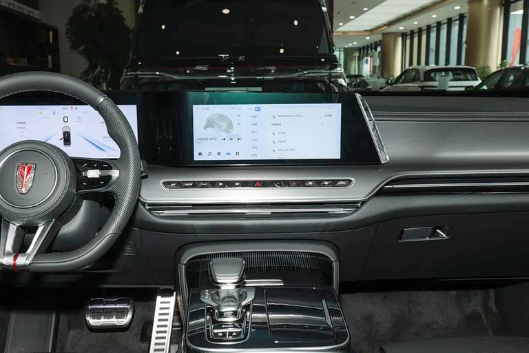 Hongqi H9 - interior