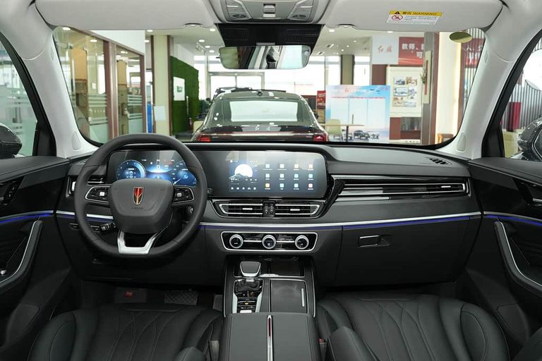 Hongqi HS5 - interior