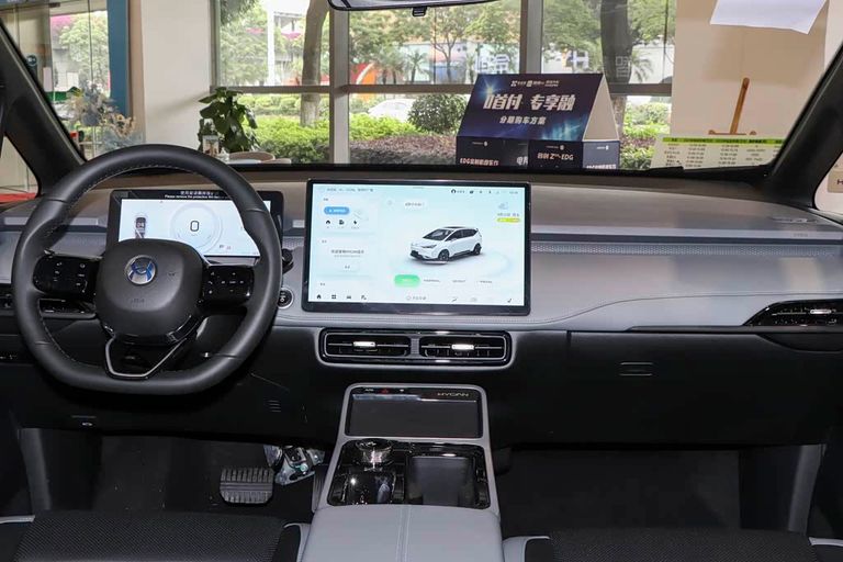 Hycan Z03 - interior