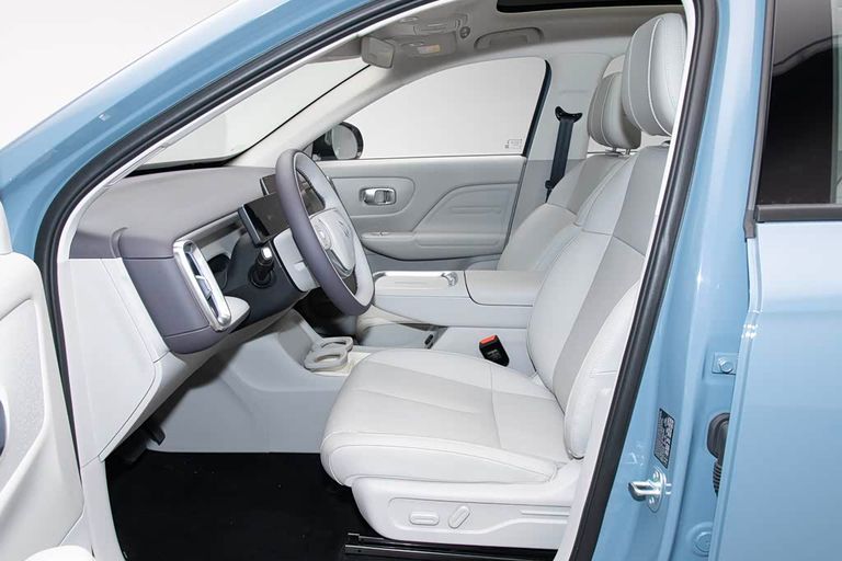 Leapmotor B10 - interior