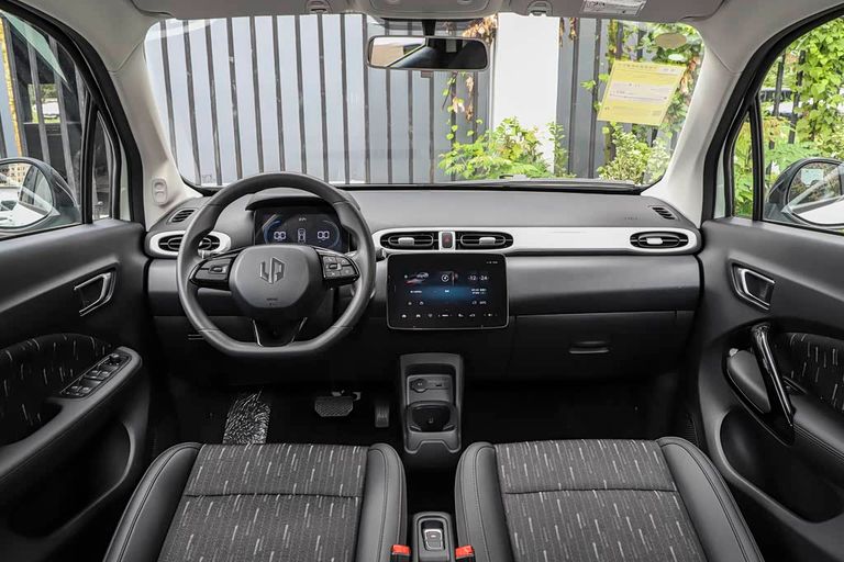 Leapmotor T03 - interior