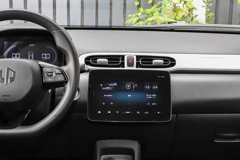 Leapmotor T03 - interior