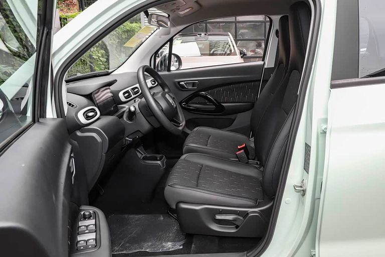 Leapmotor T03 - interior