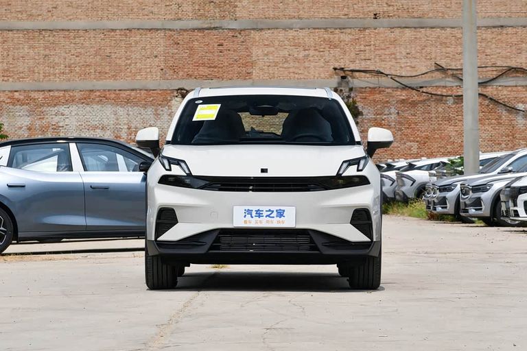 Lynk & Co 06 - exterior