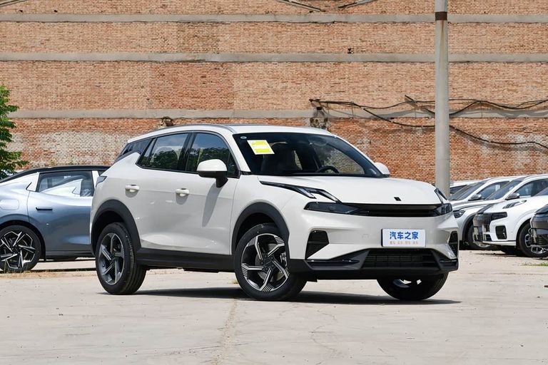 Lynk & Co 06 - exterior