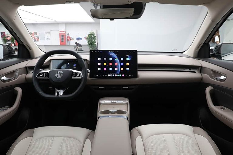 MG ES5 - interior