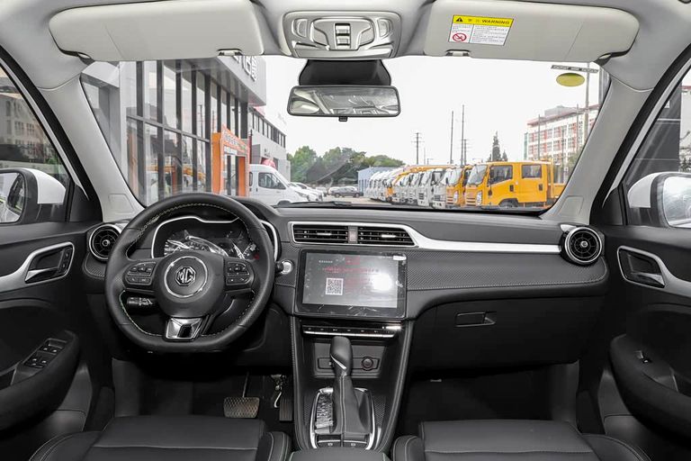 MG ZS - interior