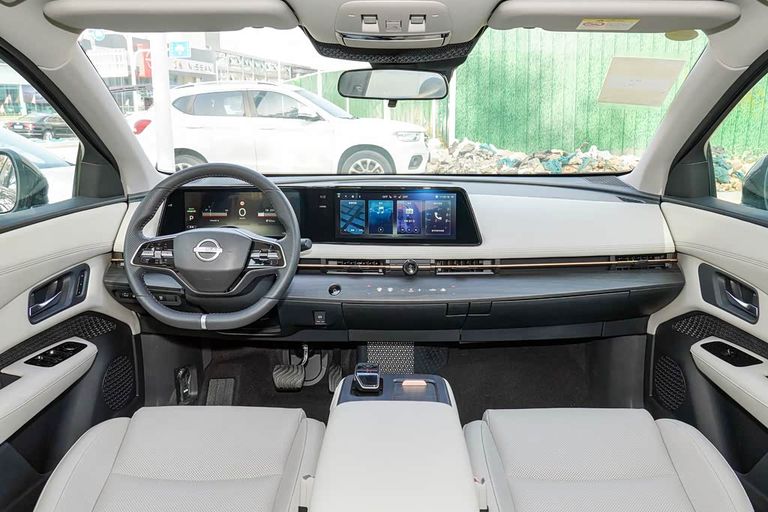 Nissan ARIYA - interior