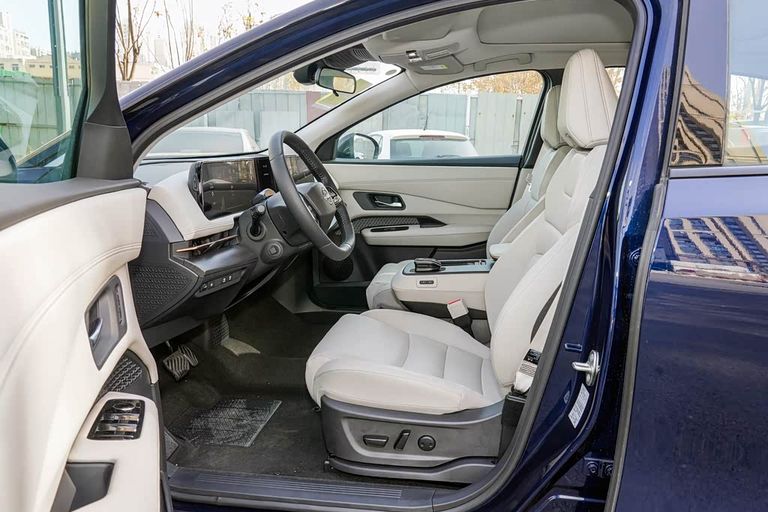 Nissan ARIYA - interior