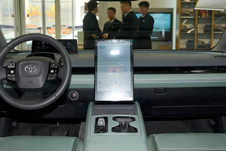 Toyota BZ3 - interior