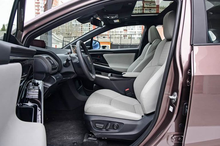 FAW Toyota bZ4X - interior