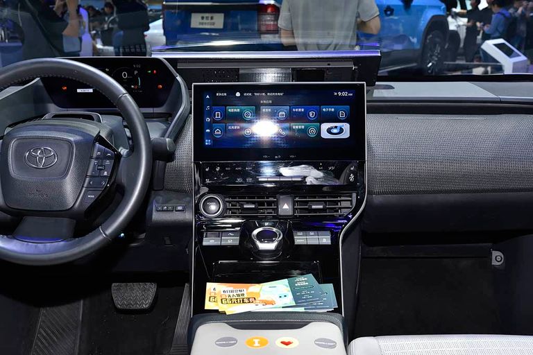 GAC Toyota bZ4X - interior