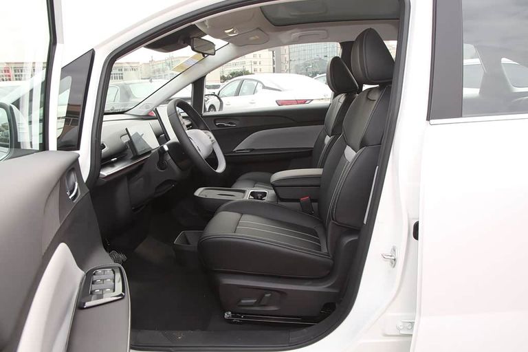 VENUCIA VX6 - interior