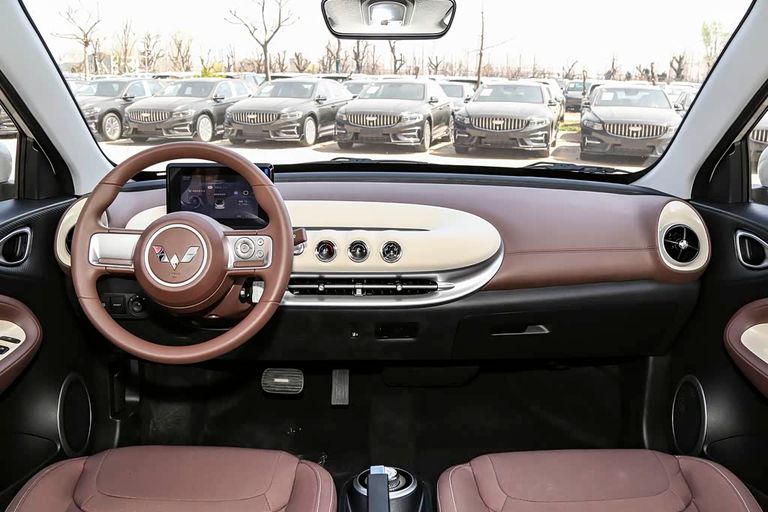 Wuling Bingo - interior