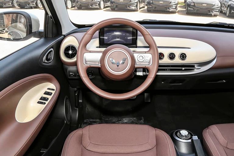 Wuling Bingo - interior
