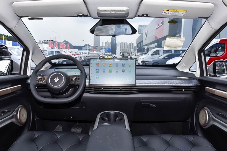 Baojun Cloud - interior