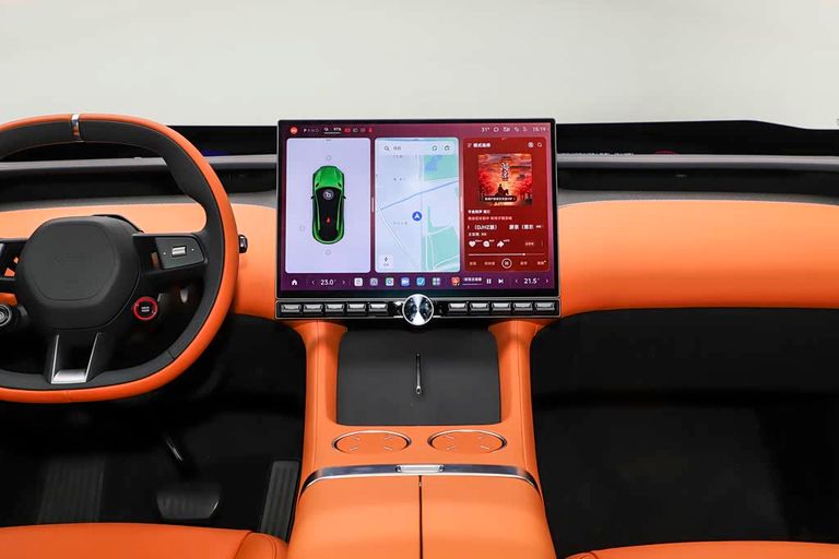 Xiaomi YU7 - interior